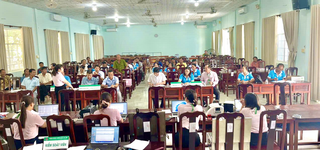 Hội LHPH xã Hiệp Mỹ tiếp Đoàn kiểm tra Ngân hàng CSXH Trung ương